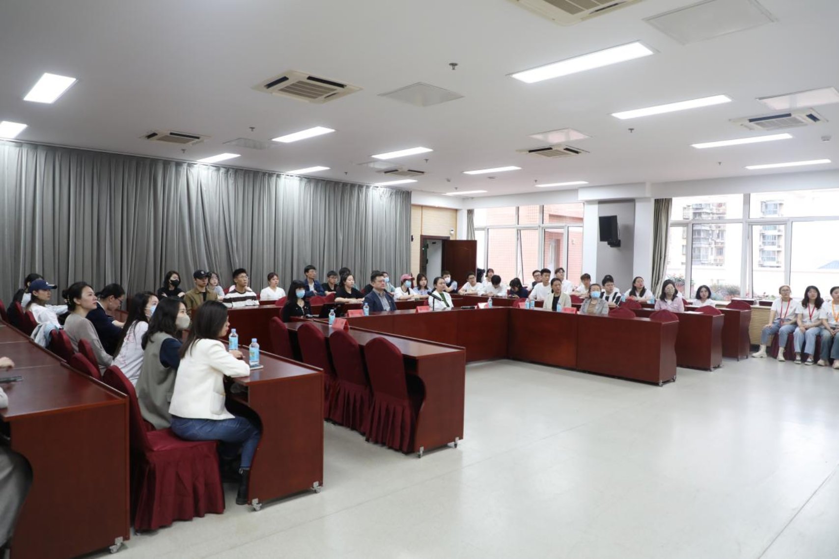 弘揚(yáng)雷鋒精神，建設(shè)美麗國(guó)戲——雷鋒志愿活動(dòng)分享會(huì)成功舉辦